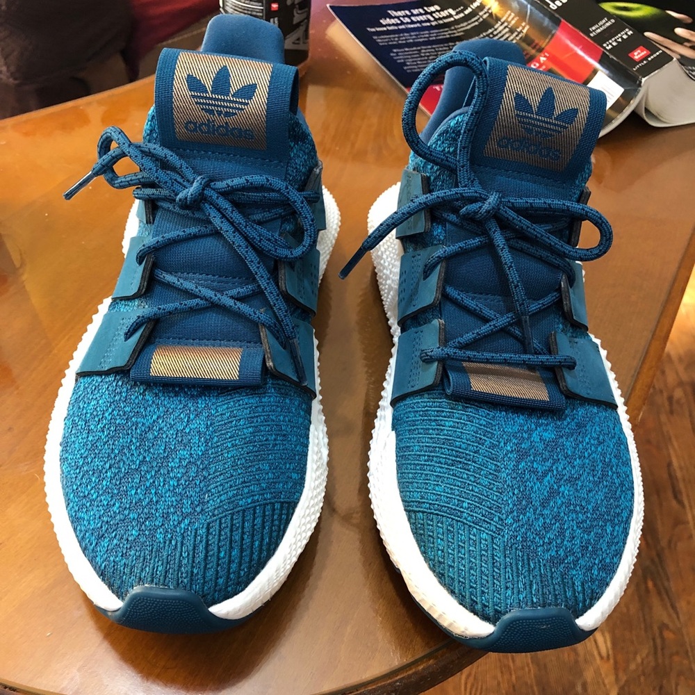 Adidas sneakers size 8.5